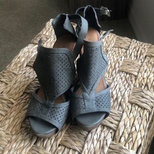 Grey Wedges